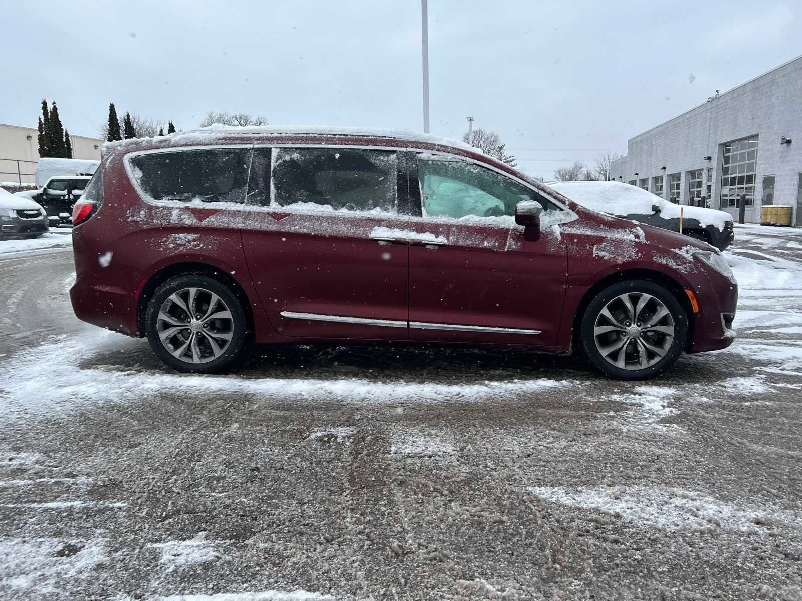 Certified 2019 Chrysler Pacifica Limited w/ Tire & Wheel Group image 16