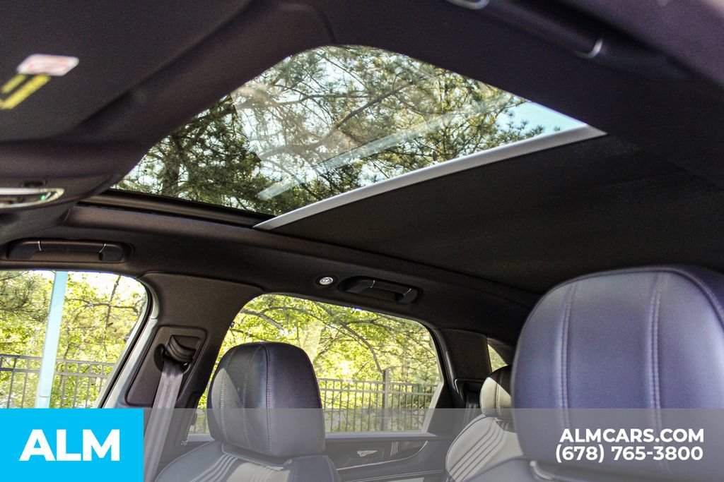 Used 2024 Bentley Bentayga AWD/4WD image 21
