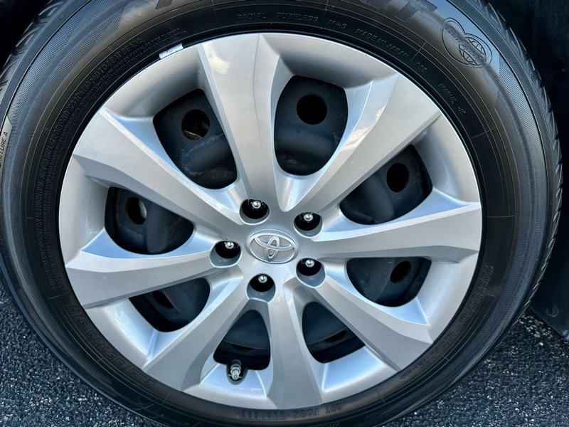 Used 2022 Toyota Corolla LE image 28