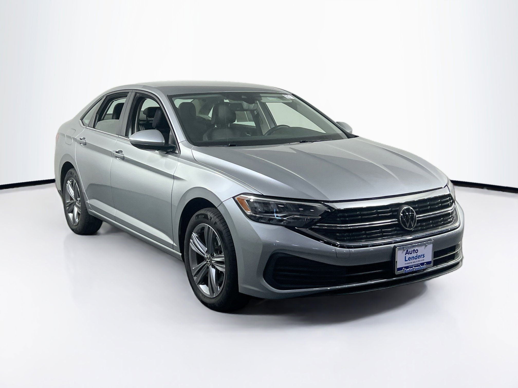 Used 2023 Volkswagen Jetta SE FWD image 3