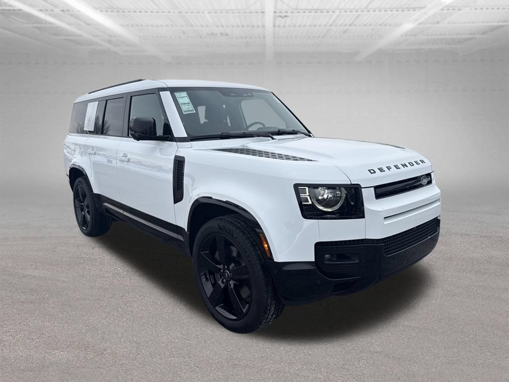 Used 2025 Land Rover Defender 130 X-Dynamic SE AWD/4WD image 5