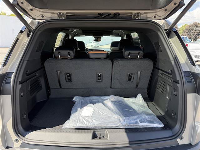 New 2027 Chevrolet Traverse Z71 w/ Enhanced Driving Package AWD/4WD image 5