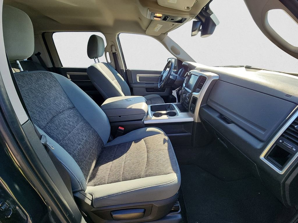 Used 2017 RAM 1500 Classic SLT w/ SLT Plus D￩cor Group image 15