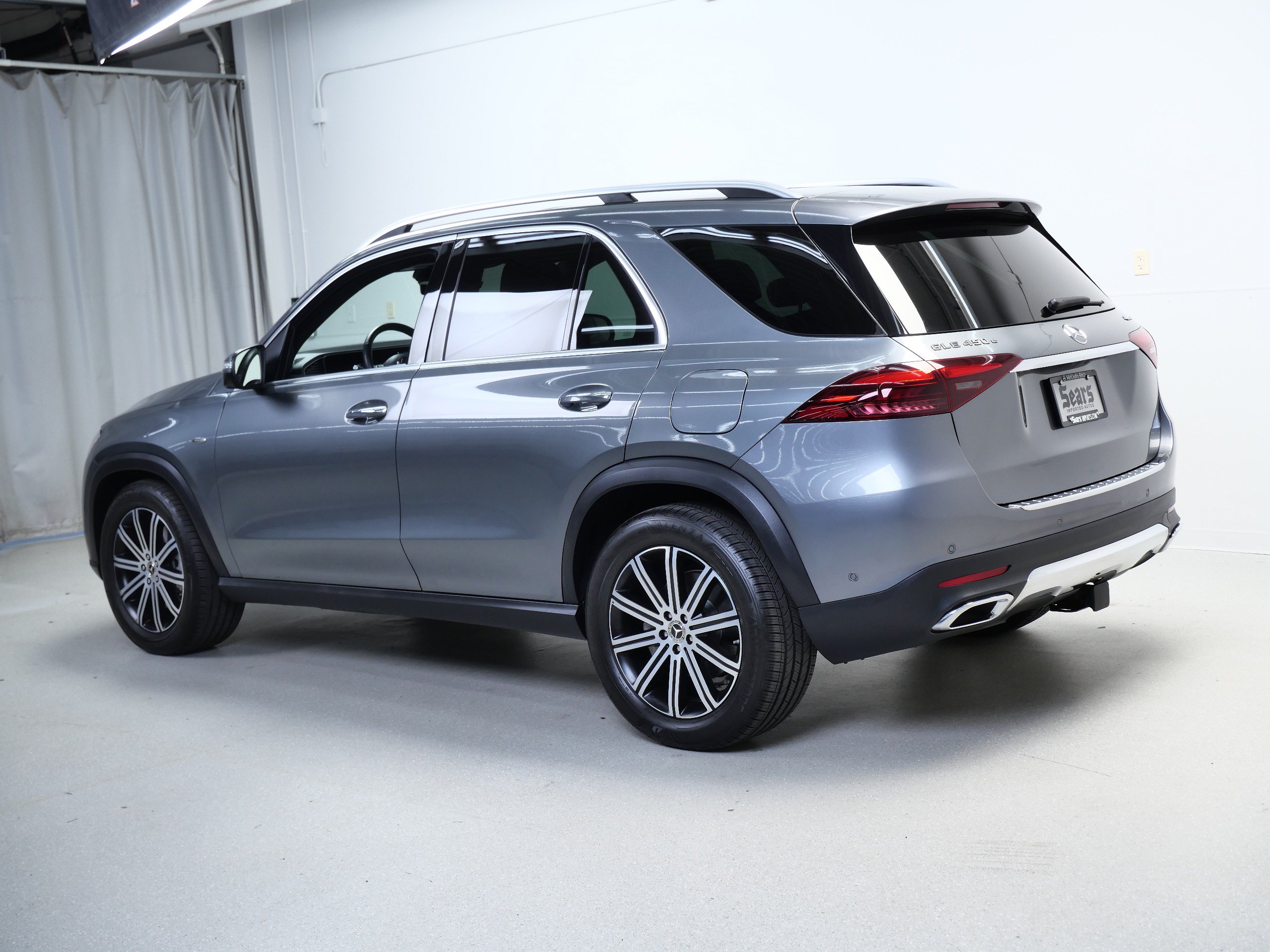 Certified 2025 Mercedes-Benz GLE 450e 4MATIC w/ Driver Assistance Package image 11