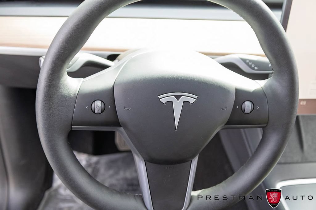 Used 2025 Tesla Model Y Long Range AWD/4WD image 28