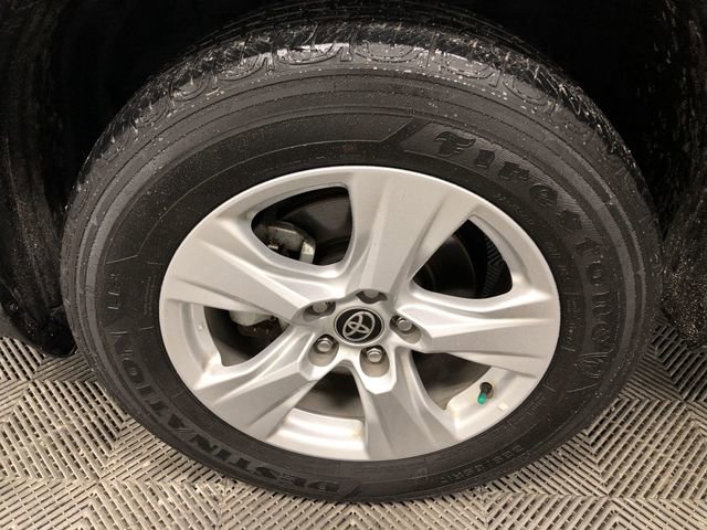 Used 2021 Toyota RAV4 XLE AWD/4WD image 27