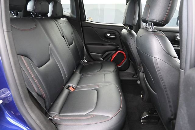 Used 2018 Jeep Renegade Trailhawk w/ Cold Weather Group II AWD/4WD image 34