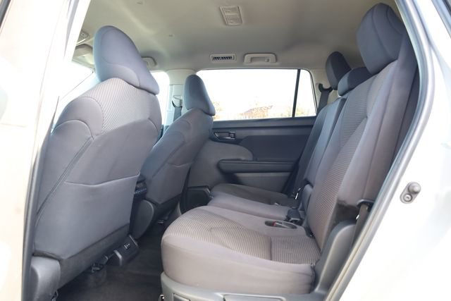 Used 2024 Toyota Highlander LE image 22