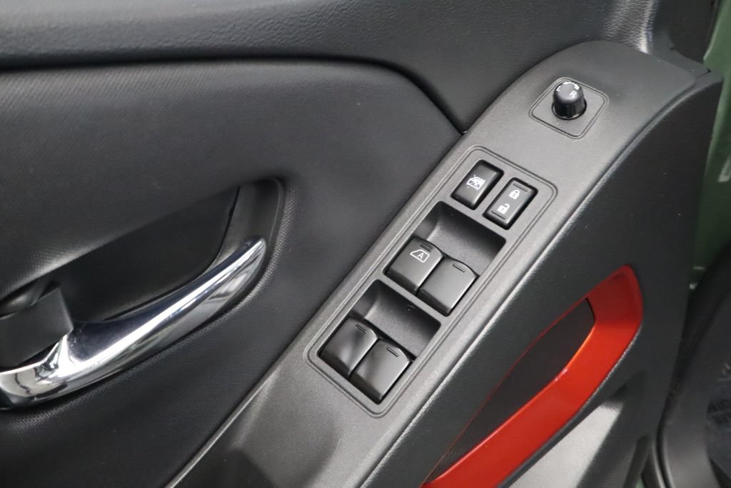 Used 2022 Nissan Frontier Pro-X RWD image 18