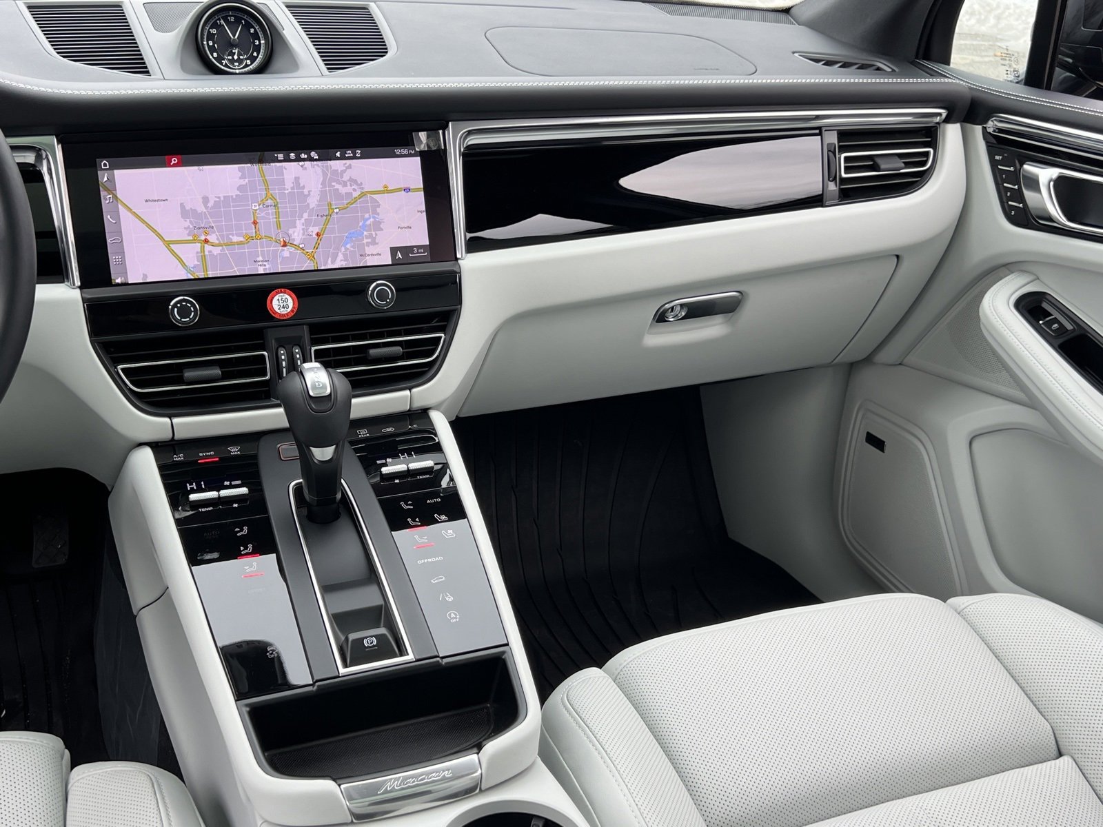 Certified 2025 Porsche Macan image 25