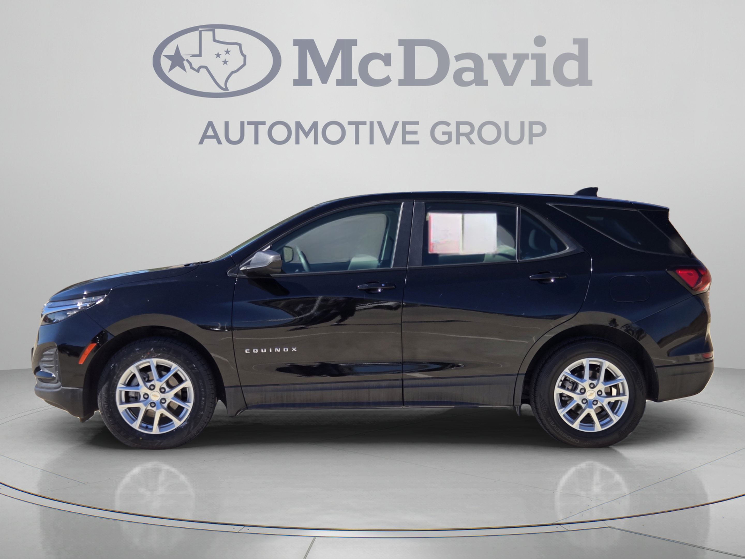 Used 2024 Chevrolet Equinox LS FWD image 2