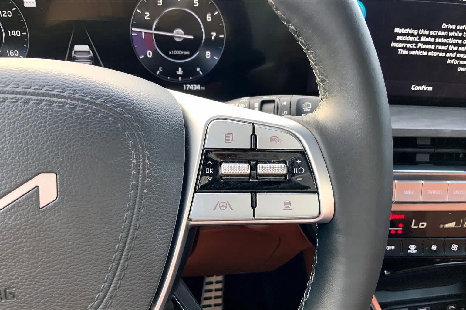 Used 2025 Kia Telluride SX Prestige X-Pro AWD/4WD image 23
