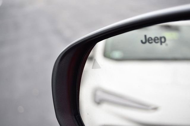 Used 2023 Jeep Compass Limited image 10