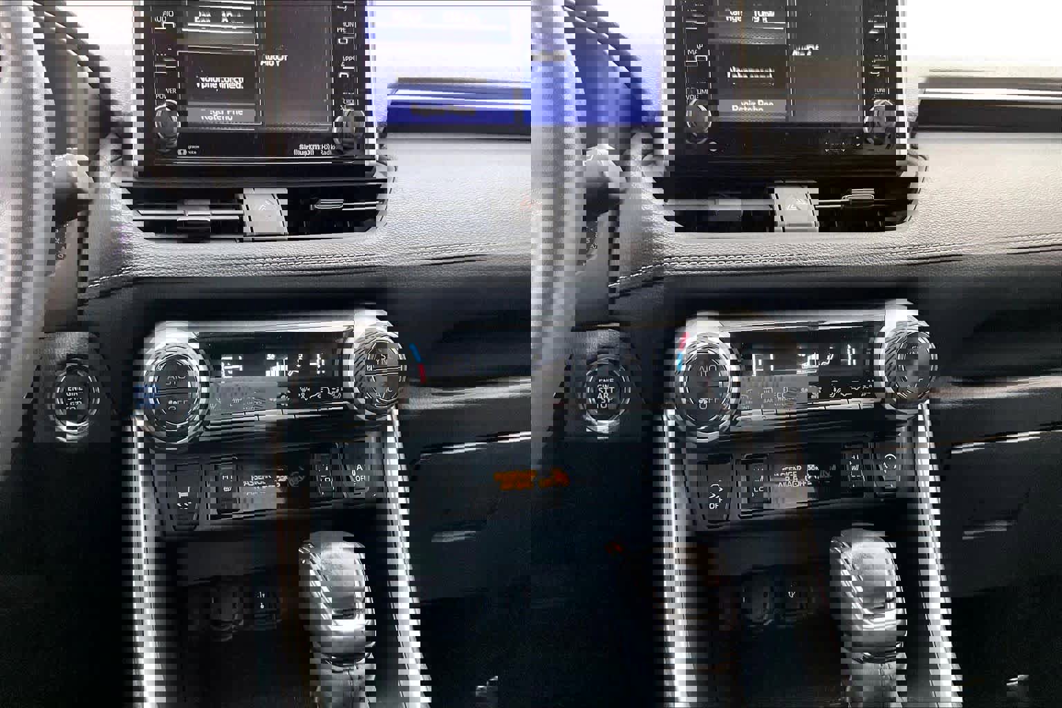 Used 2020 Toyota RAV4 XLE w/ Convenience Package image 34