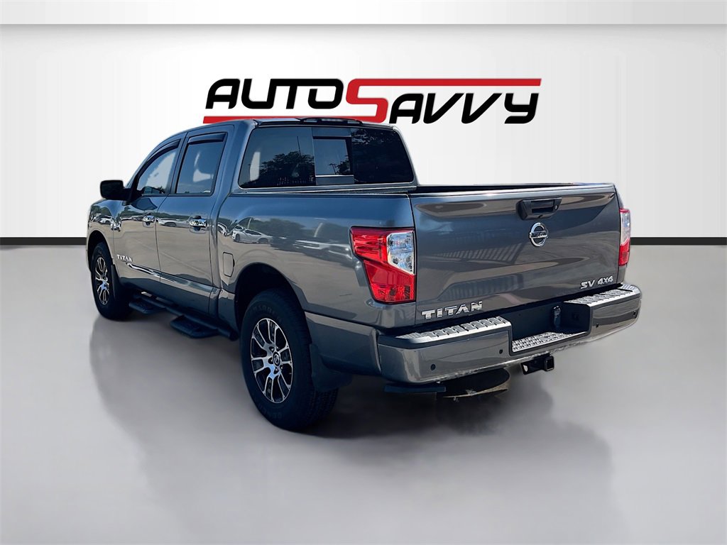Used 2021 Nissan Titan SV w/ SV Convenience Package image 5
