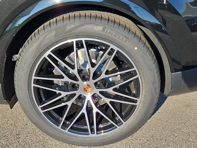 New 2026 Porsche Cayenne AWD/4WD image 12