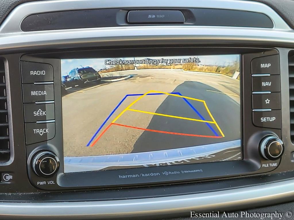 Used 2019 Kia Sorento SX image 21