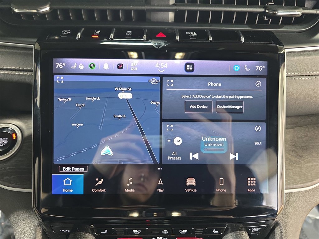 Used 2024 Jeep Grand Cherokee L Limited w/ Luxury Tech Group II image 24