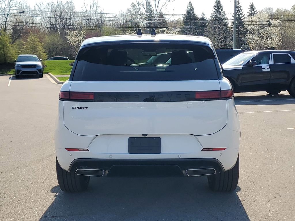 New 2026 Land Rover Range Rover Sport Dynamic SE AWD/4WD image 5