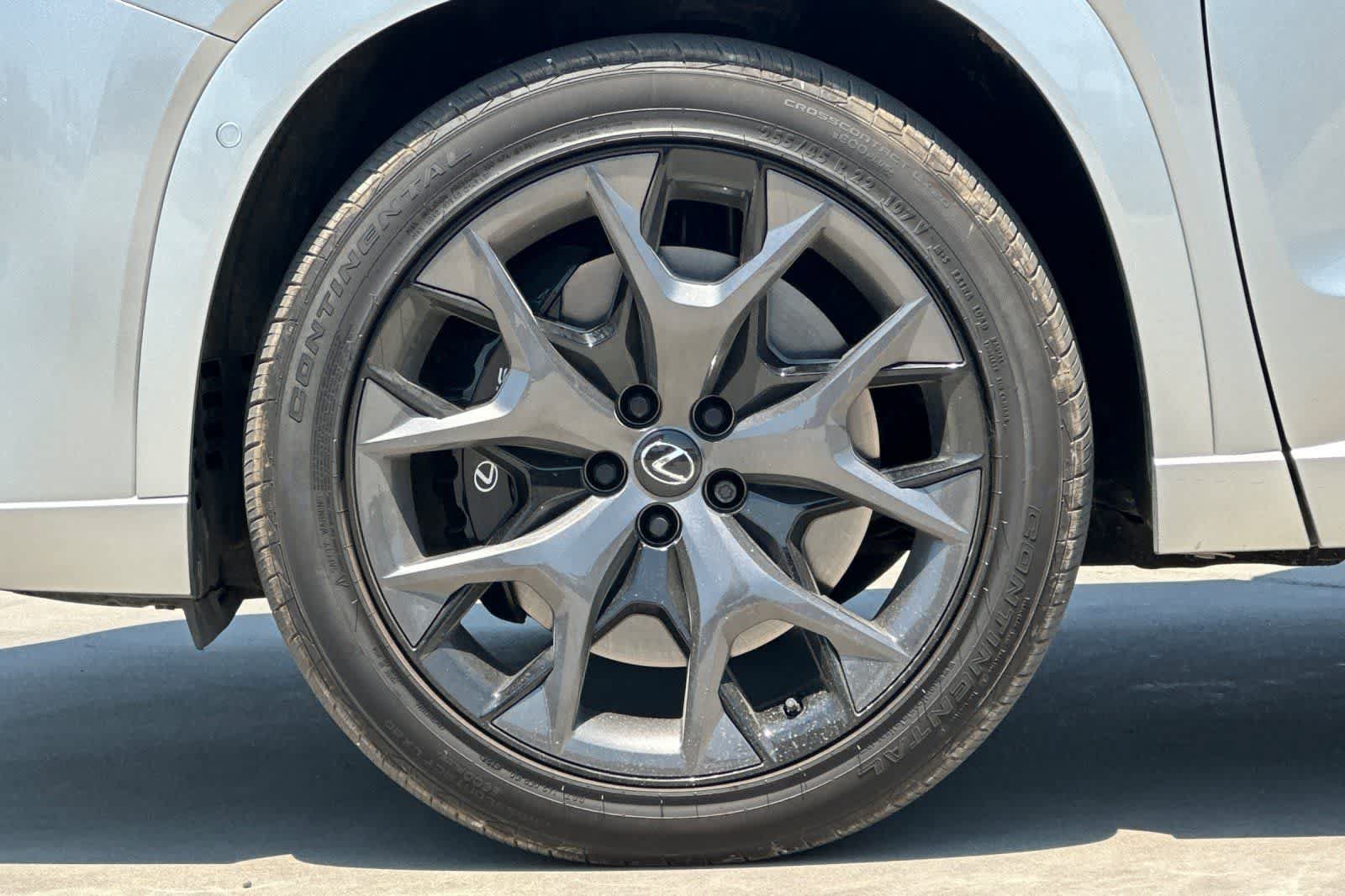Used 2025 Lexus TX 500h AWD w/ Technology Package image 12