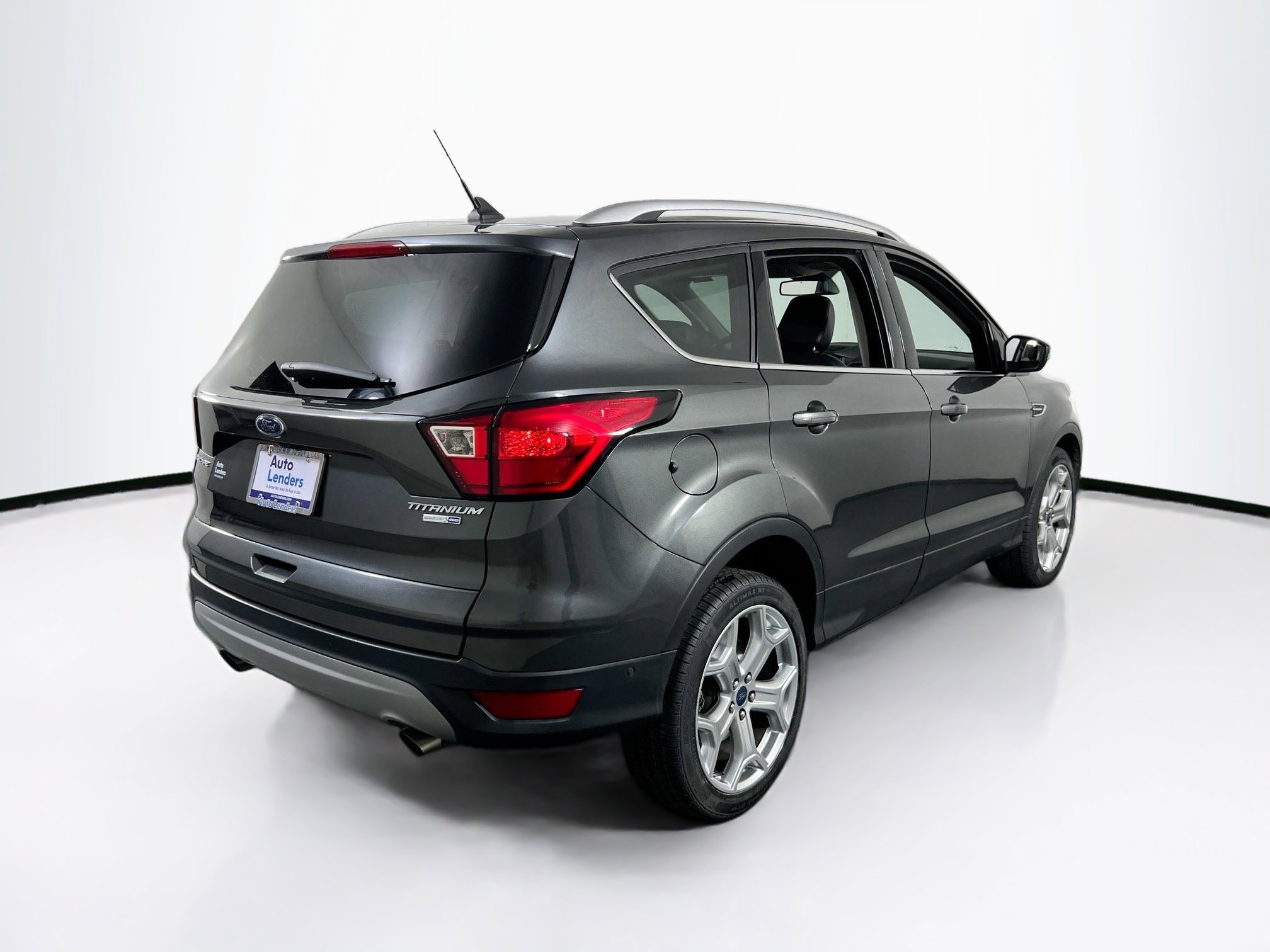 Used 2019 Ford Escape Titanium image 5