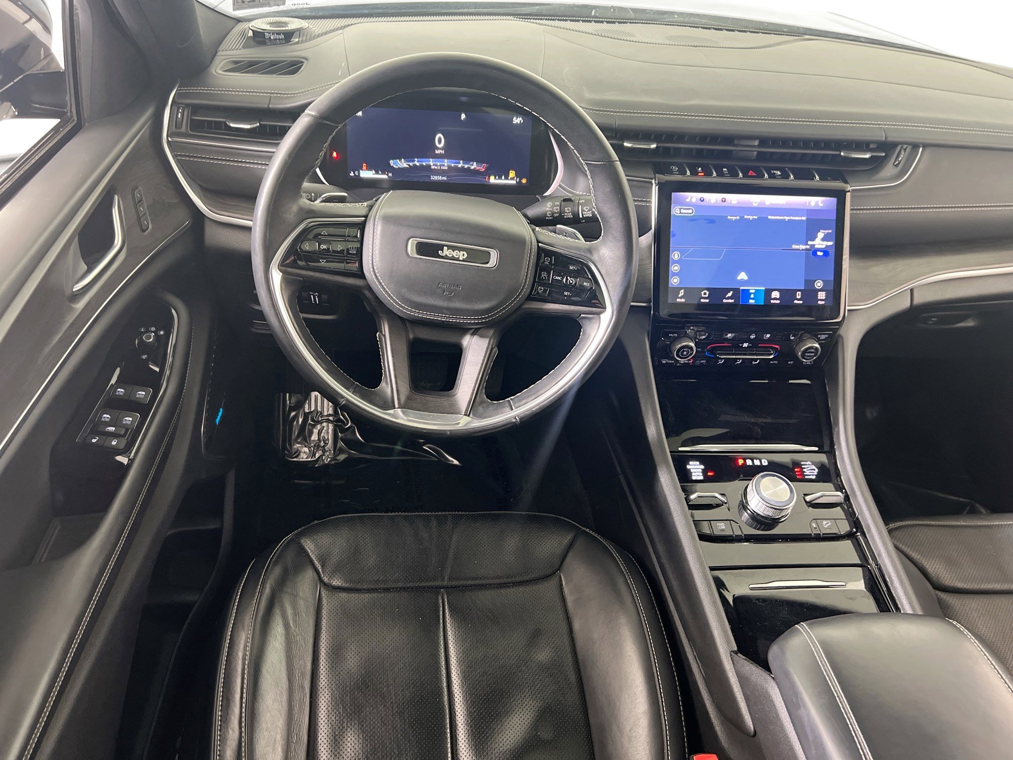 Used 2022 Jeep Grand Cherokee Overland AWD/4WD image 23