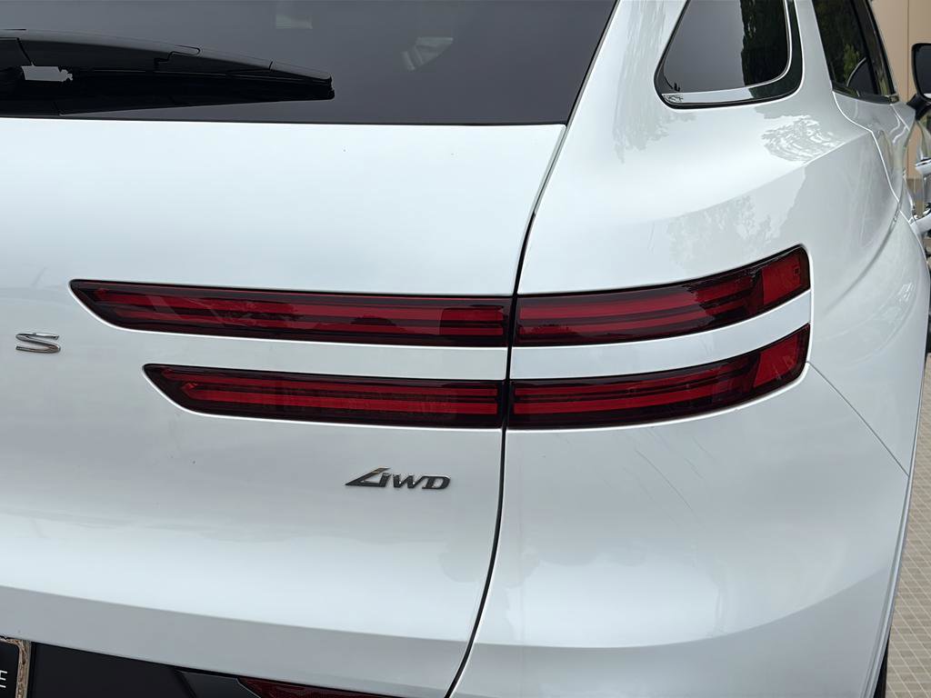 Certified 2026 Genesis GV70 2.5T AWD/4WD image 13