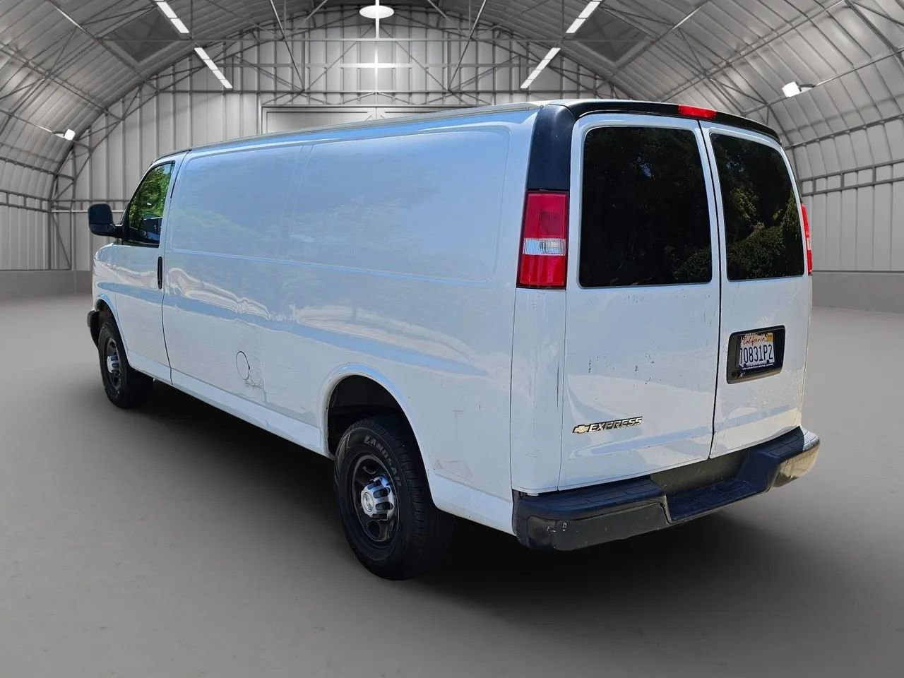Used 2018 Chevrolet Express 2500 Extended image 6