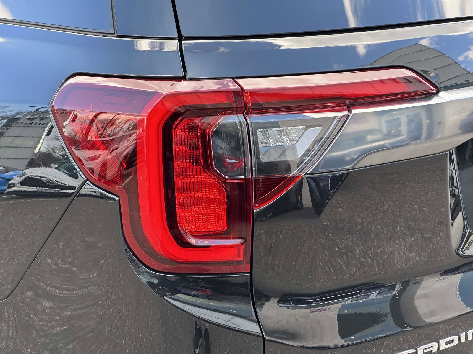 Used 2023 GMC Acadia AT4 w/ Technology Package image 9