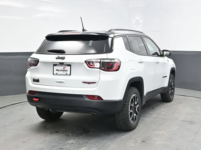 Used 2025 Jeep Compass Trailhawk AWD/4WD image 6