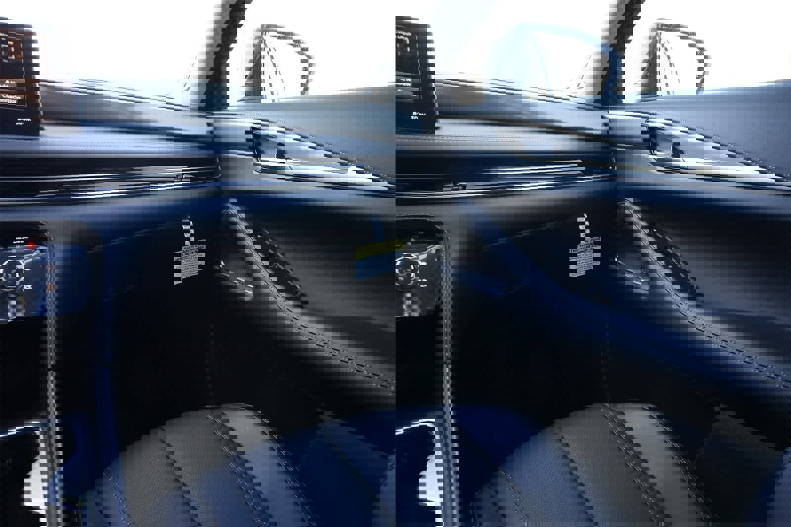 New 2026 INFINITI QX60 Luxe image 8