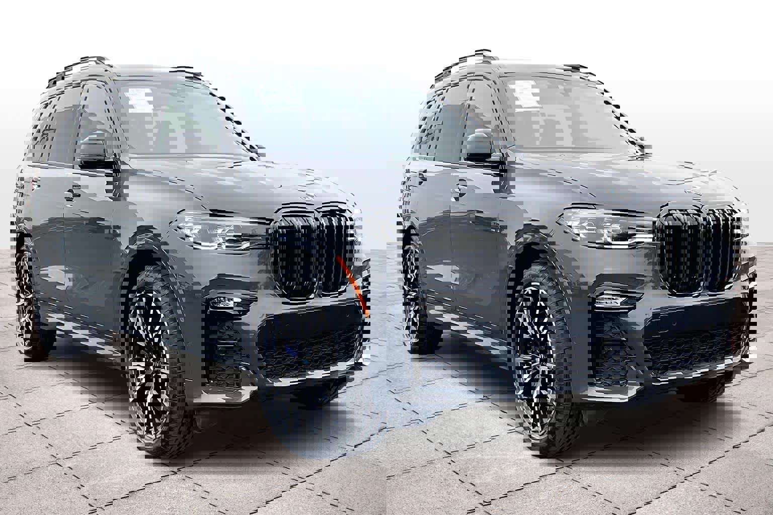 Used 2022 BMW X7 xDrive40i w/ M Sport Package image 2