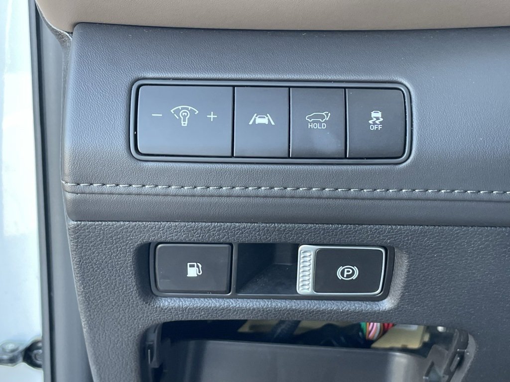 Used 2023 Hyundai Santa Fe Limited image 19
