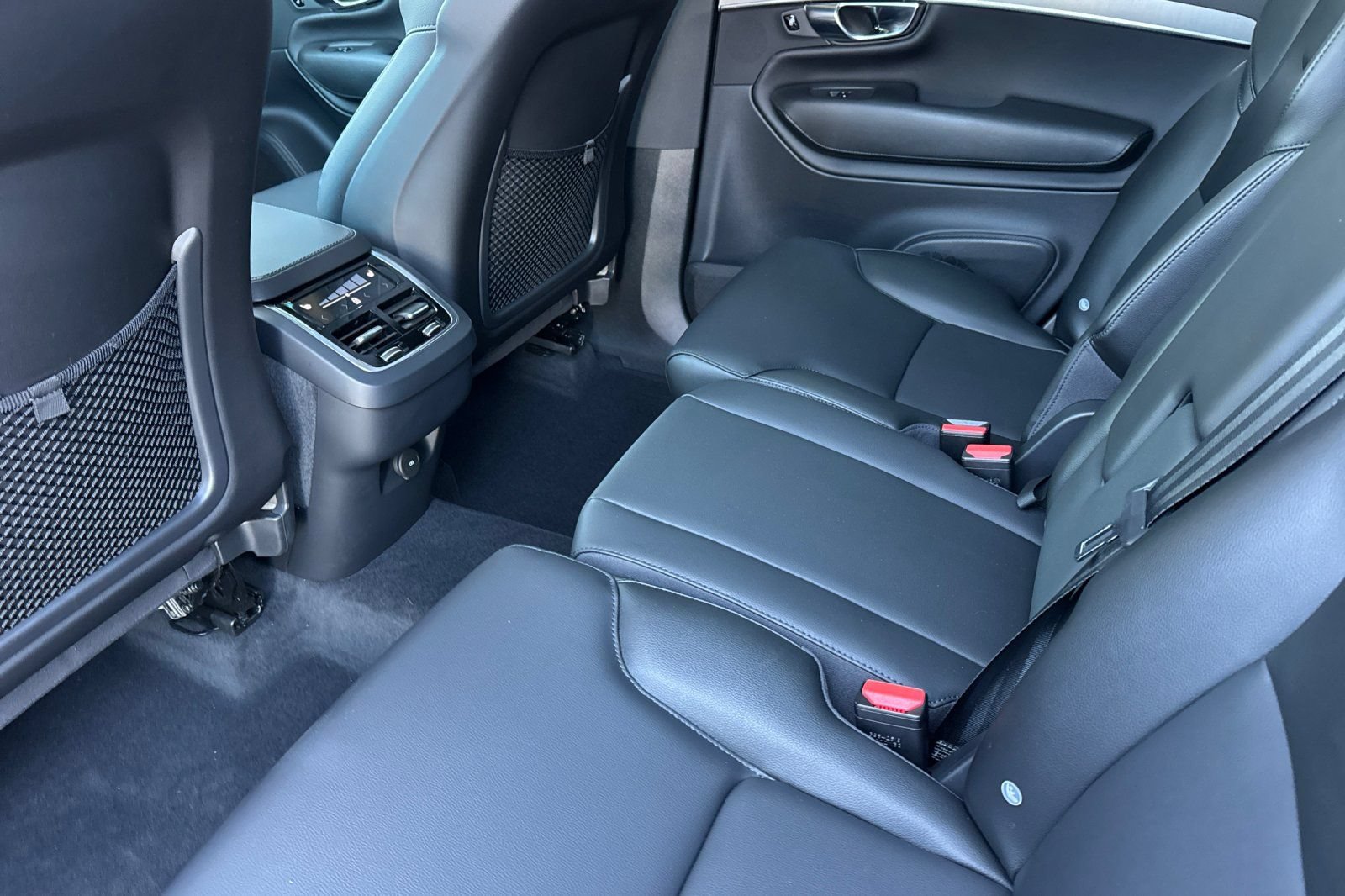 Used 2023 Volvo XC90 B5 Core w/ Protection Package Premier AWD/4WD image 12