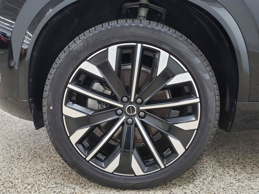 New 2026 Volvo XC90 B6 Plus w/ Protection Package Premier AWD/4WD image 12