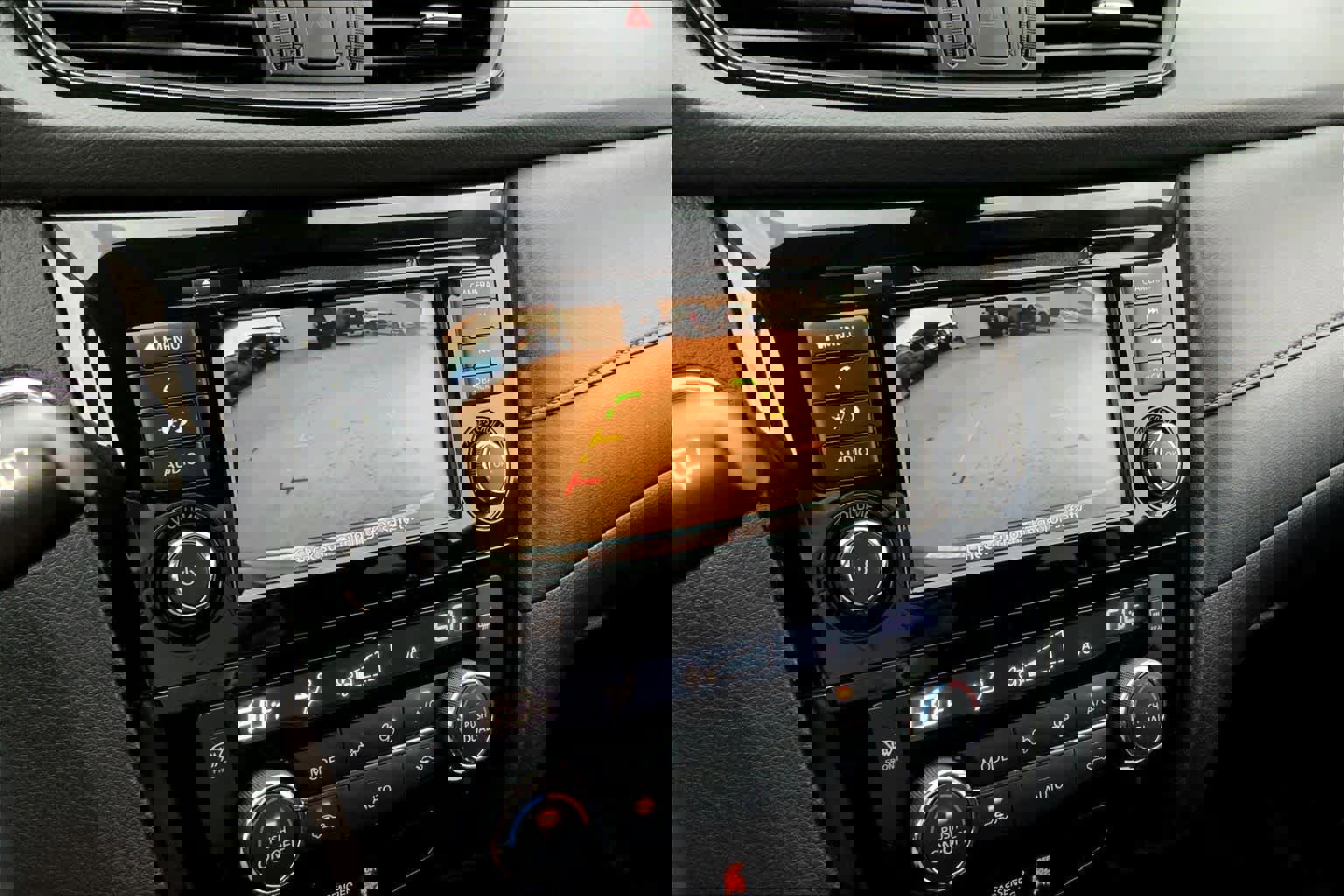 Used 2020 Nissan Rogue SV image 27