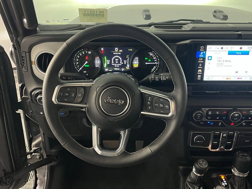 Used 2025 Jeep Wrangler Unlimited Sahara w/ Safety Group image 15