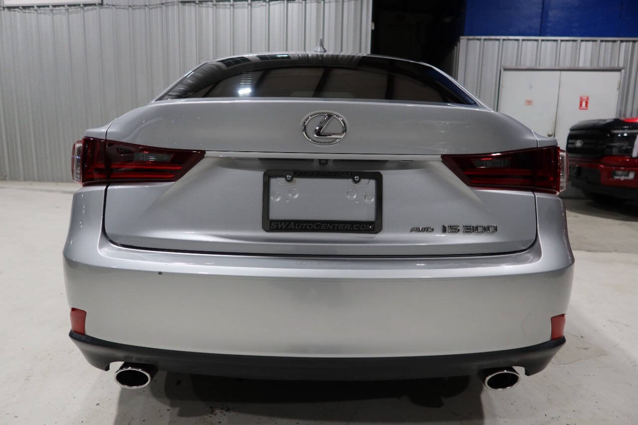 Used 2016 Lexus IS 300 AWD w/ Navigation System Package image 4