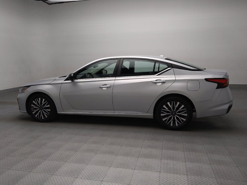 Used 2024 Nissan Altima 2.5 SV image 3