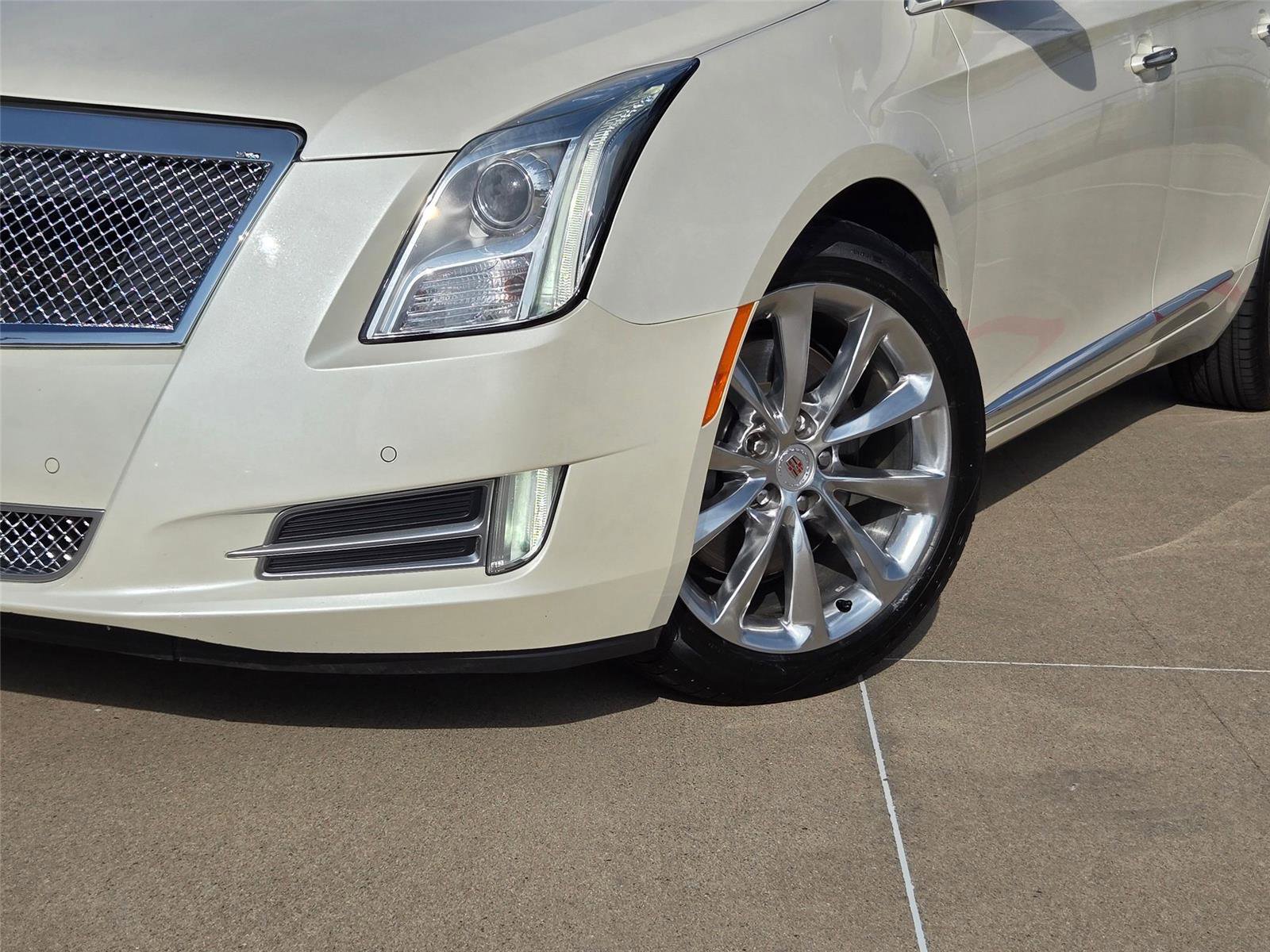 Used 2013 Cadillac XTS Premium FWD image 7