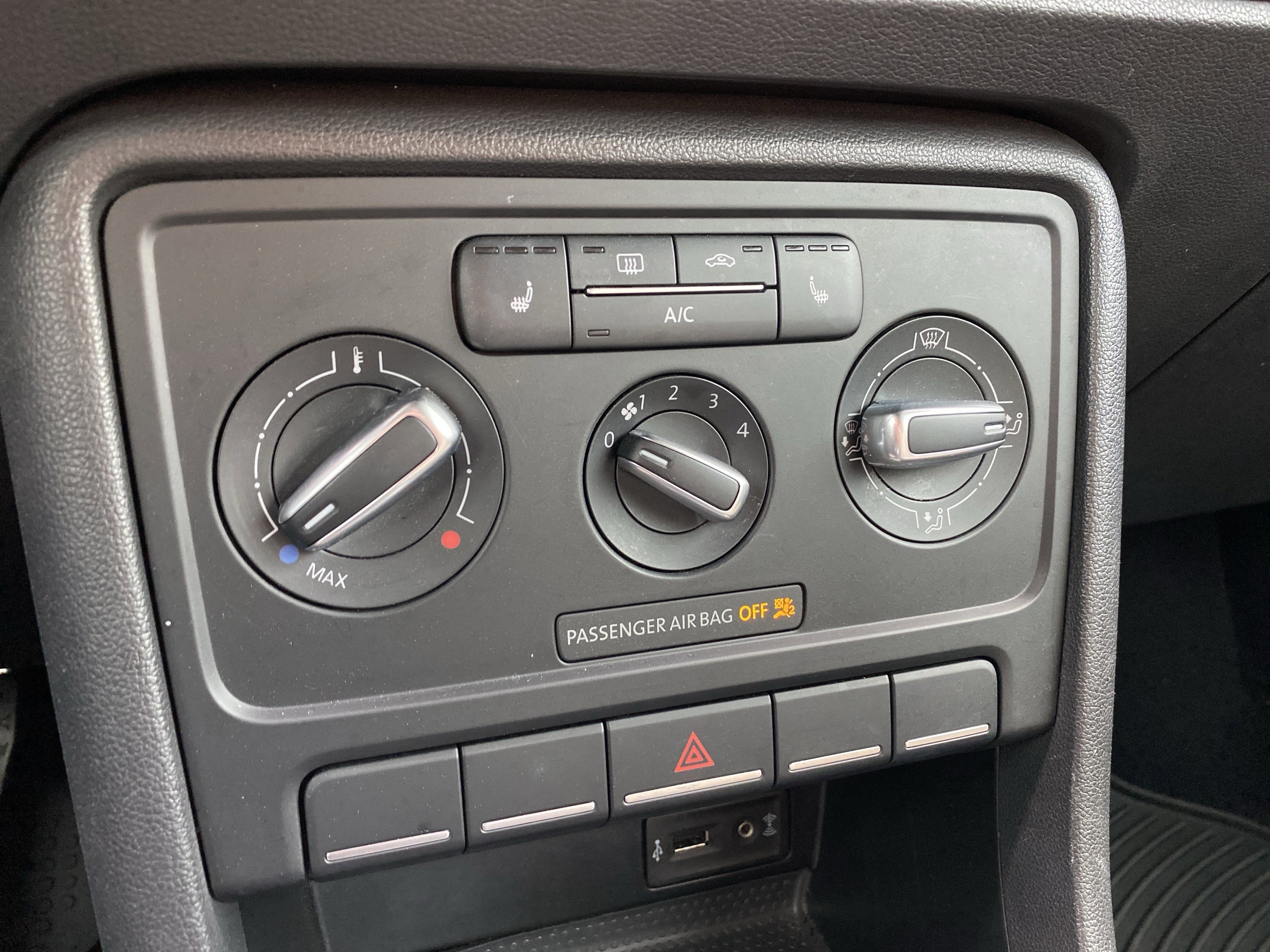 Used 2018 Volkswagen Beetle 2.0T Coast w/ Coast Lighting Package image 34