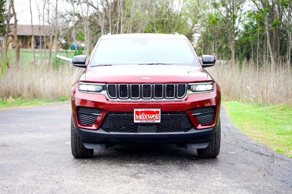 New 2026 Jeep Grand Cherokee Laredo RWD image 4