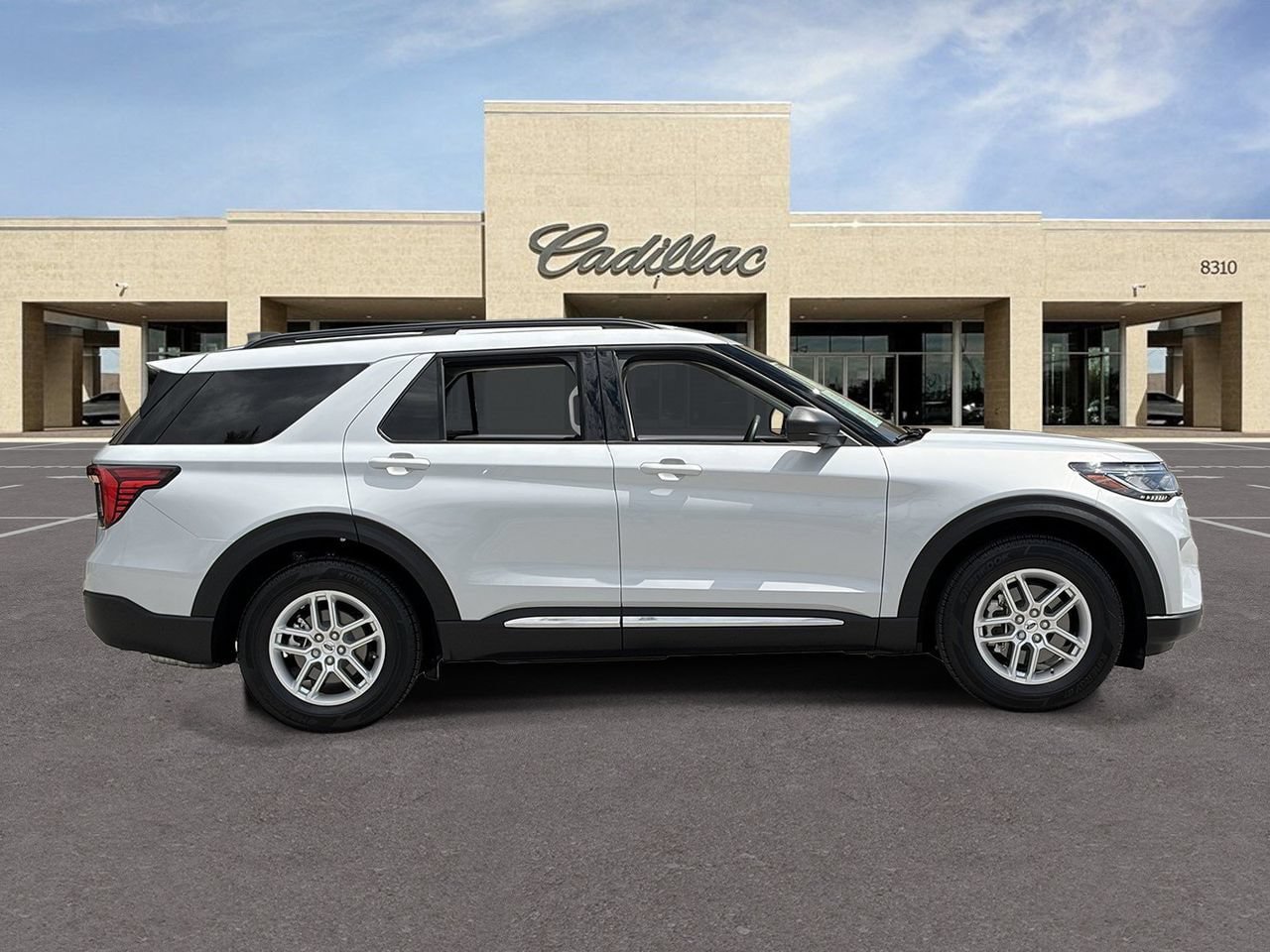 Used 2025 Ford Explorer Active RWD image 4
