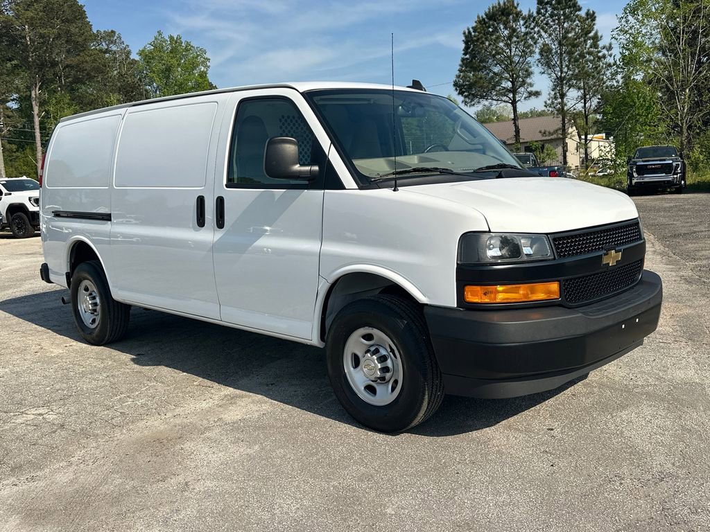 Used 2023 Chevrolet Express 2500 w/ Driver Convenience Package image 4