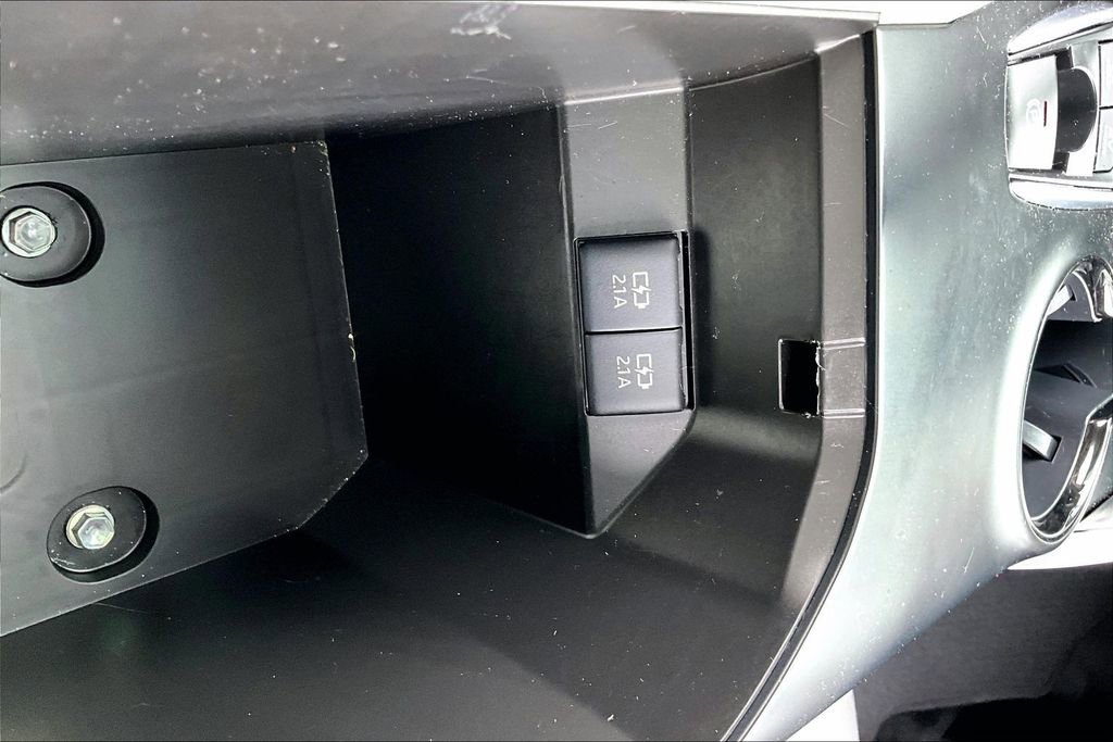 Used 2020 Toyota Camry LE w/ Fleet Convenience Package FWD image 16