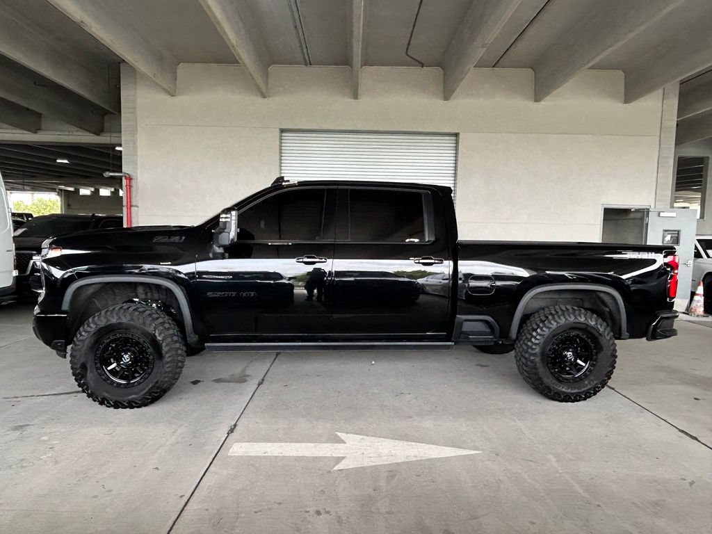 Used 2025 Chevrolet Silverado 2500 LTZ w/ Trail Boss Package AWD/4WD image 8