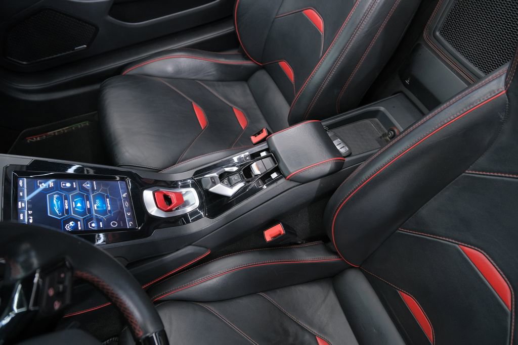 Used 2020 Lamborghini Huracan EVO image 29