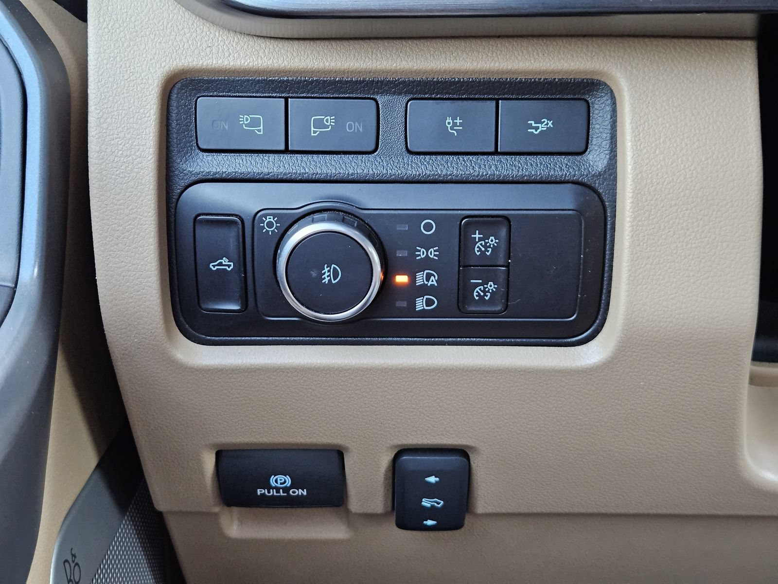 Used 2023 Ford F350 Lariat w/ Lariat Ultimate Package AWD/4WD image 26