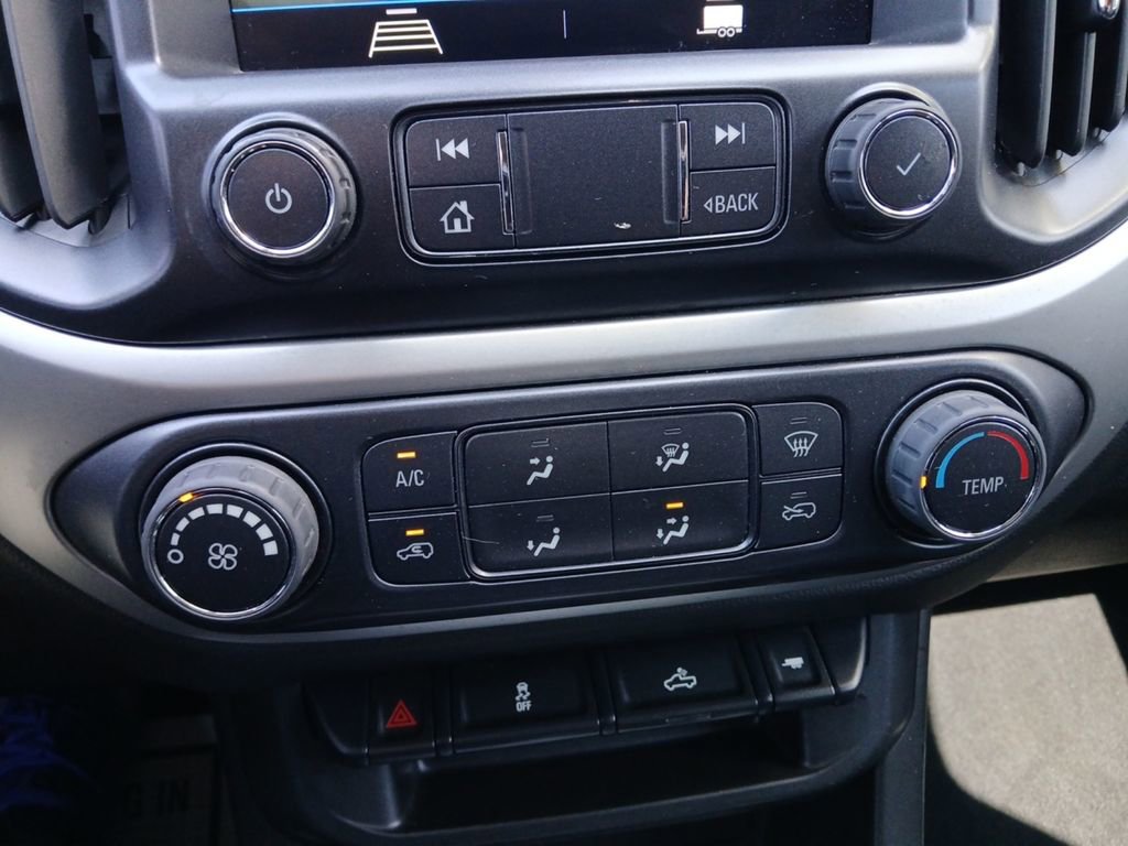 Used 2022 Chevrolet Colorado LT AWD/4WD image 22