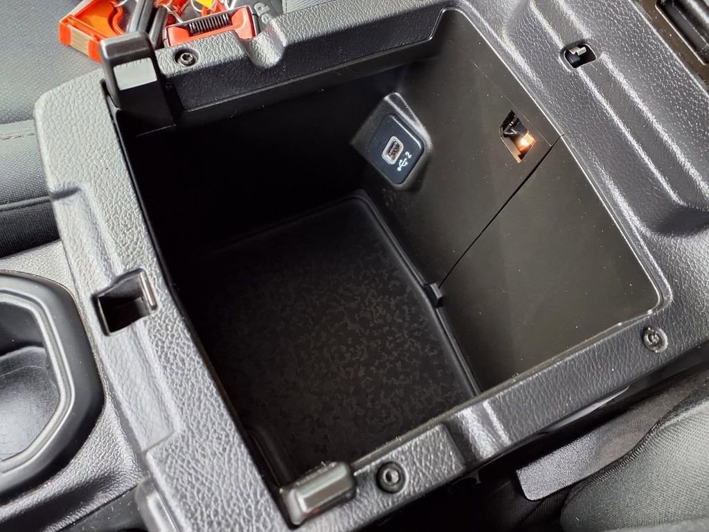 Used 2019 Jeep Wrangler Unlimited Sahara w/ Uconnect 4C Nav & Sound Group image 11